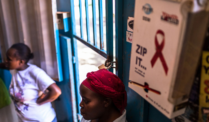 Welt-Aids-Tag: Drei Viertel der HIV-Neuinfektionen unter Teenagern in Afrika südlich der Sahara betreffen Mädchen